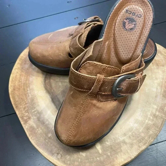 Crocs Brown Leather Platform Slip On Mules Size 7 - Picture 2 of 5